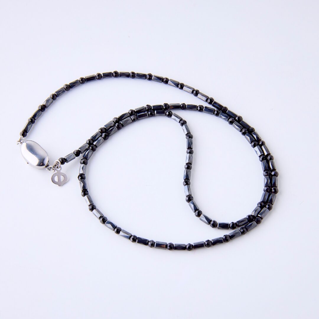 ORLU BLACK AmuCaNa NECK Black